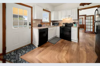 916 11th Street, Galveston, TX 77550 - Photo 2