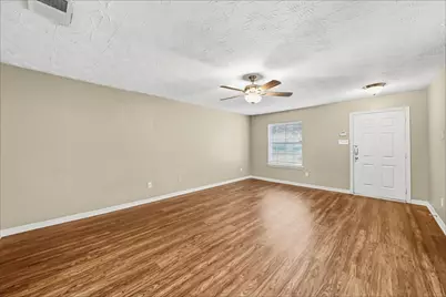 5010 Deerpath Drive, Conroe, TX 77303 - Photo 4