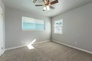 442 Pompano St, Hitchcock, TX 77563 - Photo 16