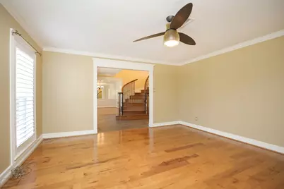 722 Crossroads Drive, Houston, TX 77079 - Photo 14