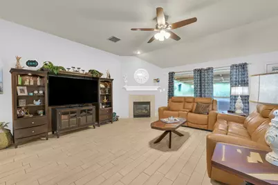 203 Green Isle Avenue, Dickinson, TX 77539 - Photo 10