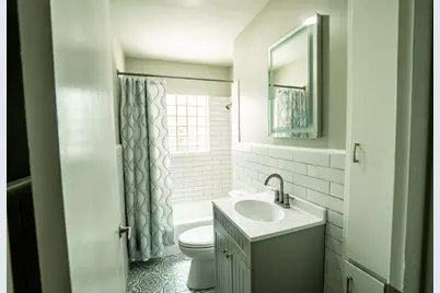 1105 W Saint Louis Avenue, Seadrift, TX 77983 - Photo 14