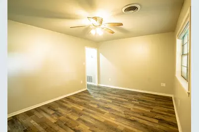 1105 W Saint Louis Avenue, Seadrift, TX 77983 - Photo 6