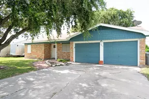 1105 W St Louis Ave, Seadrift, TX 77983 - Photo 4