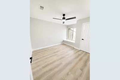6106 W Airport Boulevard #18, Houston, TX 77035 - Photo 14
