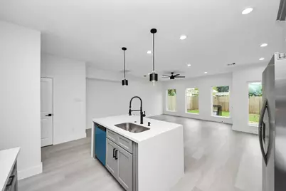 8218 Lawler Street #B, Houston, TX 77051 - Photo 12