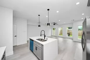 8218 Lawler St, Houston, TX 77051 - Photo 12
