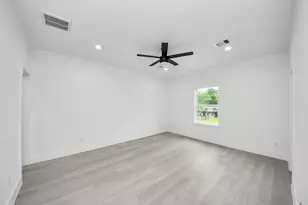 8218 Lawler St, Houston, TX 77051 - Photo 24