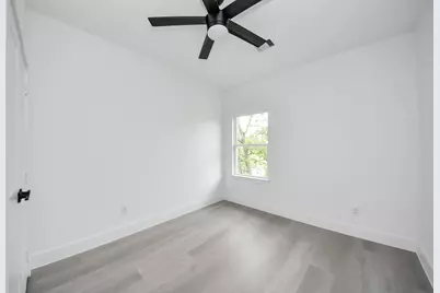 8218 Lawler Street #B, Houston, TX 77051 - Photo 32