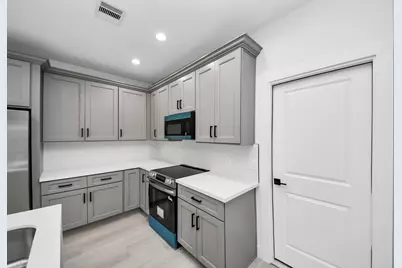 8218 Lawler Street #B, Houston, TX 77051 - Photo 10
