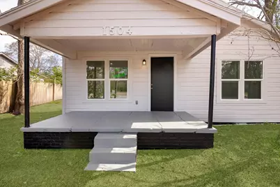 1504 N Travis Street, Liberty, TX 77575 - Photo 2