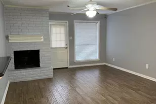 717 Blue Ridge Dr, Shenandoah, TX 77381 - Photo 2