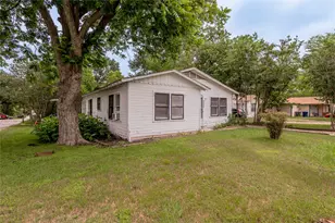 1312 16th St, Huntsville, TX 77340 - Photo 2