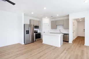 2001 Longmire Villas Ct, Conroe, TX 77304 - Photo 10