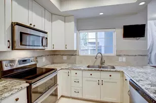 2220 Bering Dr, Houston, TX 77057 - Photo 6