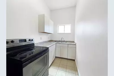 3710 Holmes Road #B, Houston, TX 77051 - Photo 6