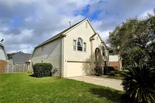 4911 Russett Ln, Sugar Land, TX 77479 - Photo 1