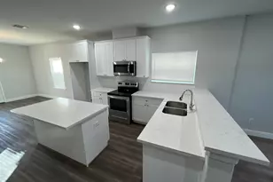 832 Elkhart St, Houston, TX 77091 - Photo 2