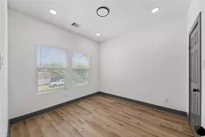 6813 Parkhurst Drive #B, Houston, TX 77028 - Photo 10