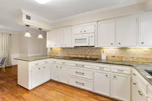 13711 Crickett Hollow Dr, Houston, TX 77069 - Photo 8