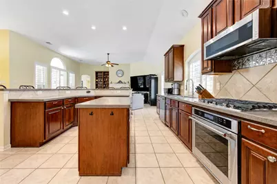 11 Ryanwyck Place, The Woodlands, TX 77384 - Photo 8