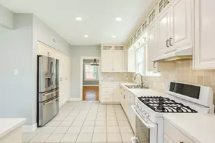 36 Cedar Lawn Cir, Galveston, TX 77551 - Photo 20