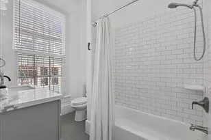 1724 33rd St, Galveston, TX 77550 - Photo 24