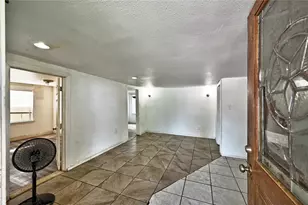 314 King St, Houston, TX 77022 - Photo 8