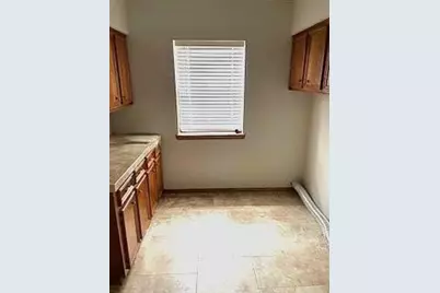 18 Windsor Drive, Conroe, TX 77304 - Photo 10