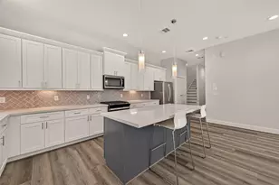 3350 Pinemont Dr, Houston, TX 77018 - Photo 10
