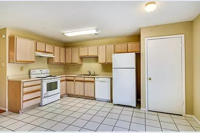 6907 Tara Drive, Richmond, TX 77469 - Photo 4