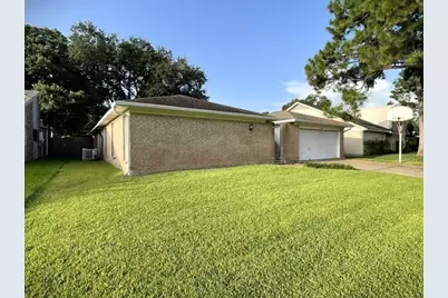 15714 Echo Hill Drive, Houston, TX 77059 - Photo 4
