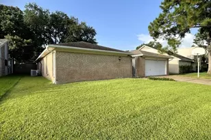 15714 Echo Hill Dr, Houston, TX 77059 - Photo 4
