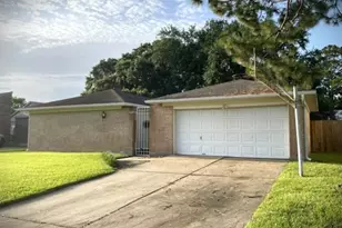 15714 Echo Hill Dr, Houston, TX 77059 - Photo 1