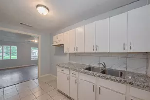 4906 Larkspur St, Houston, TX 77033 - Photo 6