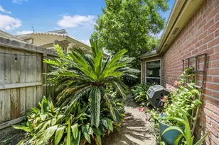 12219 Burgoyne Dr, Houston, TX 77077 - Photo 24