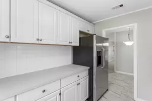 1202 13th St N, Texas City, TX 77590 - Photo 12