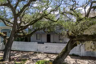 2023 Ave O 1/2, Galveston, TX 77550 - Photo 2