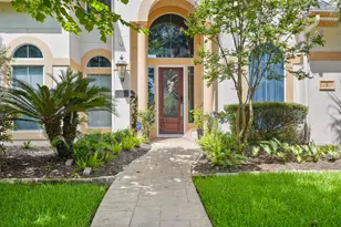 5 Camden Ct, Sugar Land, TX 77479 - Photo 4