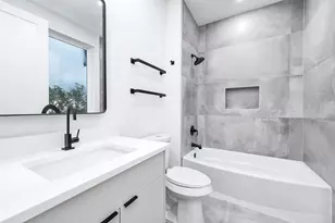 313 N Nagle St, Houston, TX 77003 - Photo 32