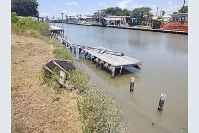 993 Neptune, Sargent, TX 77414 - Photo 4