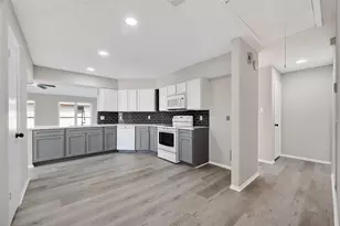 2306 Whitman Way Dr, Friendswood, TX 77546 - Photo 10