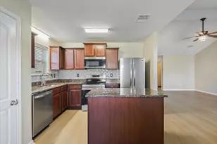 412 Hawks View Dr, La Marque, TX 77568 - Photo 12