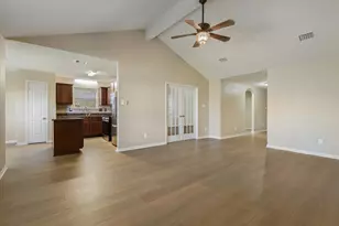 412 Hawks View Dr, La Marque, TX 77568 - Photo 2