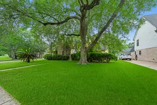15239 Corona Del Mar Dr, Houston, TX 77083 - Photo 2