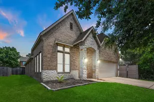 8702 Alicia Dr, Tomball, TX 77375 - Photo 2