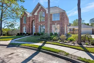 4110 Lake Falls Ct, Houston, TX 77059 - Photo 2