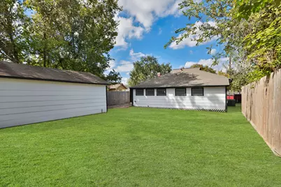207 Cosmos Street, Houston, TX 77009 - Photo 28