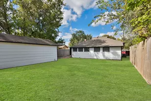 207 Cosmos St, Houston, TX 77009 - Photo 28