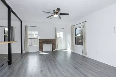 207 Cosmos Street, Houston, TX 77009 - Photo 4